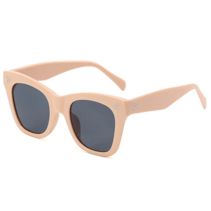 Dame moteriktig solbrille i stilfullt katteøye-design Skanto