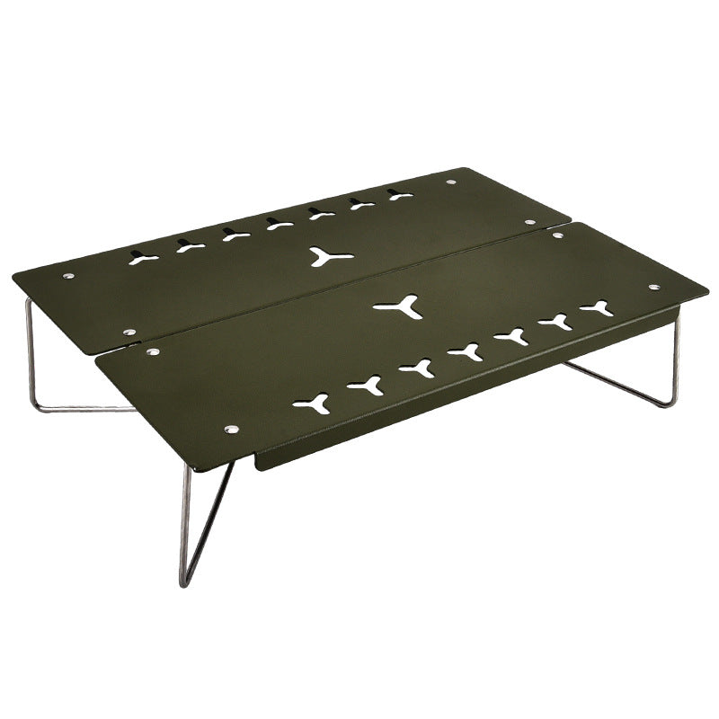 Compact Camping Table with Ergonomic Construction Skanto