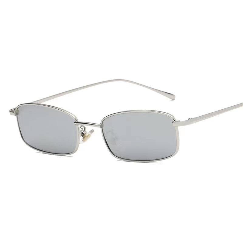 Dame eksklusiv solbrille med iøynefallende skilpadde mønster og robust ramme Skanto