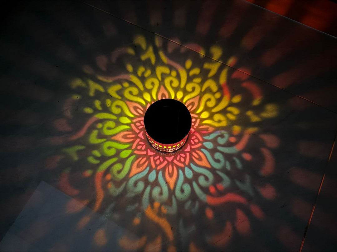 Solær Projektor Hage Lys Med Dekorativ Blomster Mønster Og Skumrings-til-Dawn Sensor Skanto