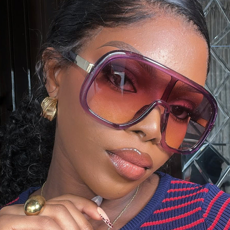 Women's oversized sunglasses in elegant retro design Skanto