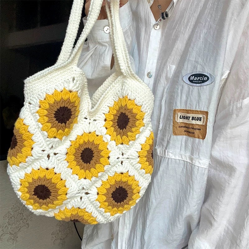 Håndlaget makramee-veske med solblomstmotiv Skanto