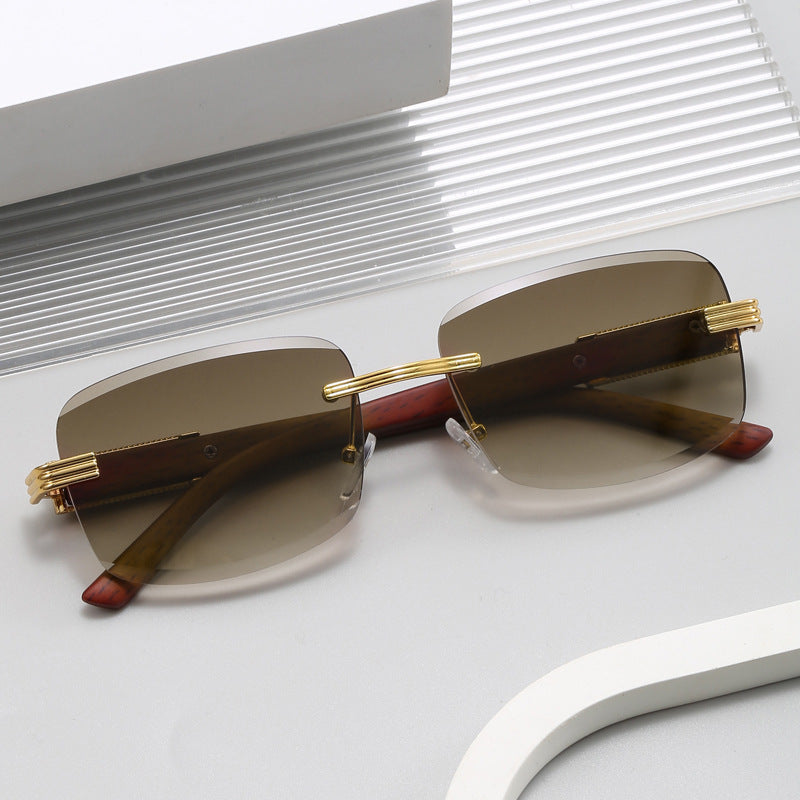 Dame designer solbrille med luksuriøse accenter Skanto