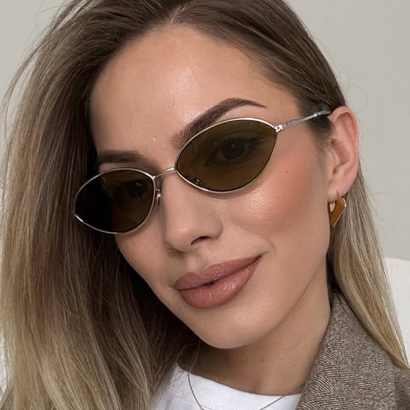 Women's fashionable sunglasses with oval design and polarized lenses Skanto