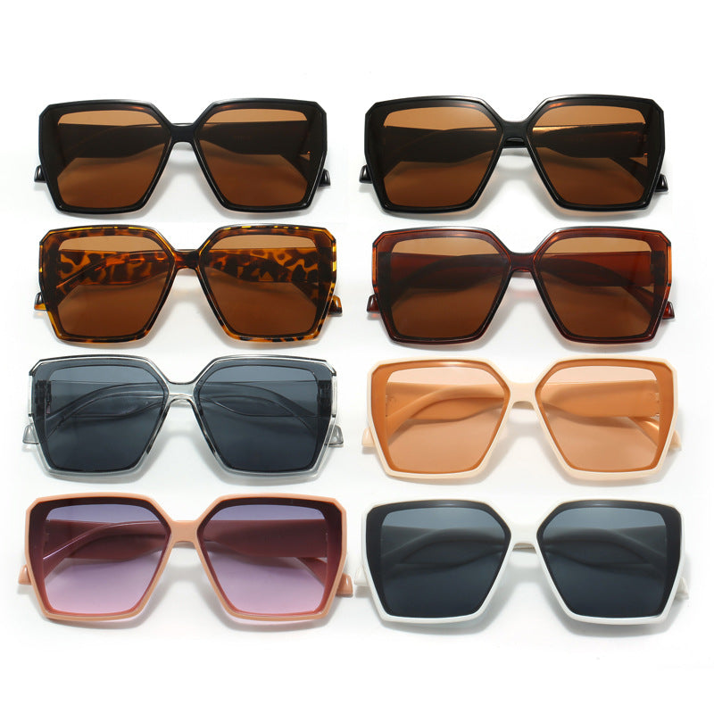 Dame moteriktig geometrisk solbrille i urban stil Skanto