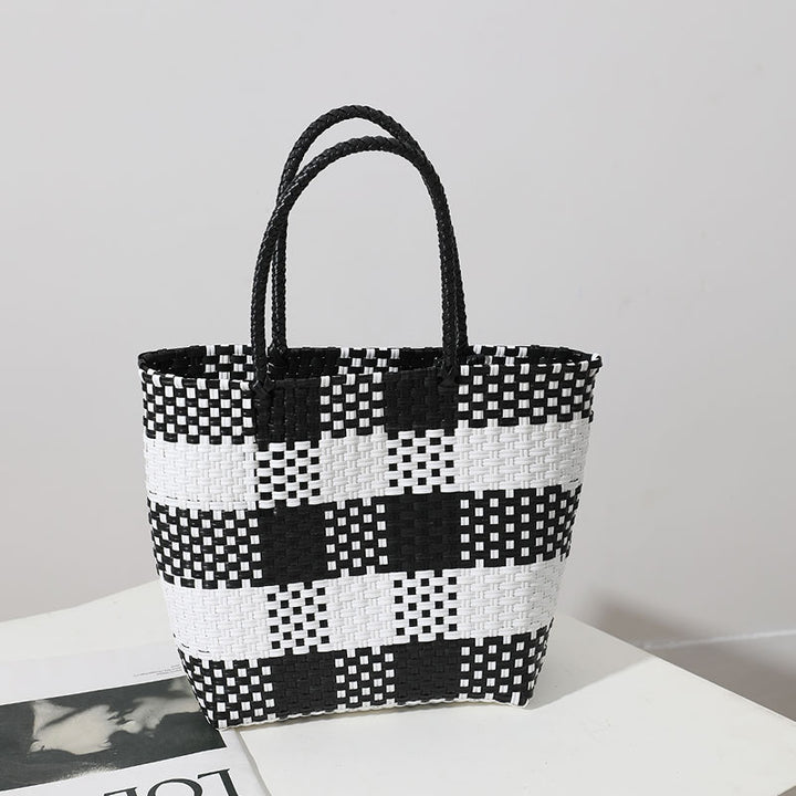 Handmade basket bag in modern plaid pattern Skanto
