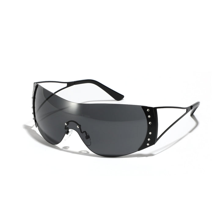 Dame futuristisk solbrille med stilfull ramme og høygradig UV-beskyttelse Skanto