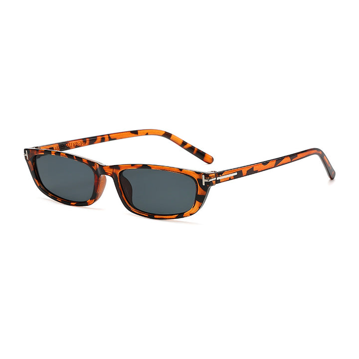 Dame moteriktig solbrille med elegant leopardmønster Skanto