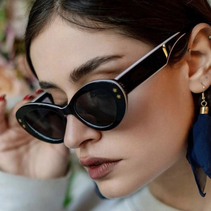 Women's Cat-Eye Sunglasses with Luxurious Plastic Frame and Decorative Accents Skanto