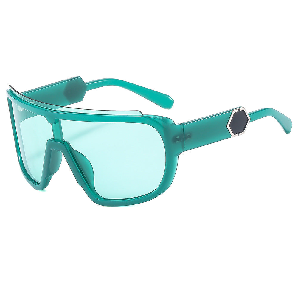 Women's sporty sunglasses with futuristic design and wide front Skanto