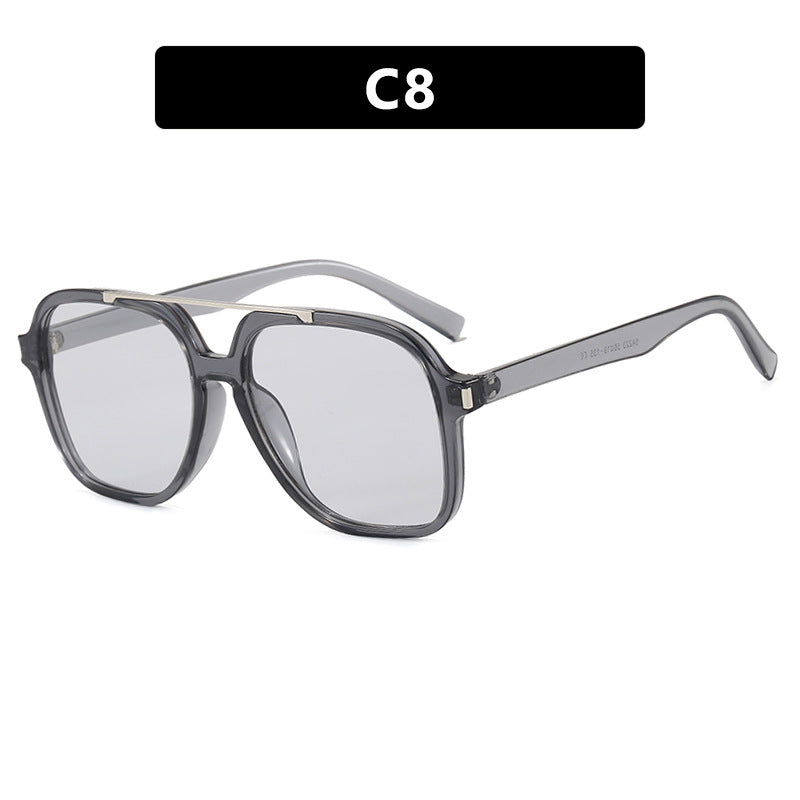 Dame kvadratisk solbrille med beskyttende UV-filter og elegant ramme Skanto