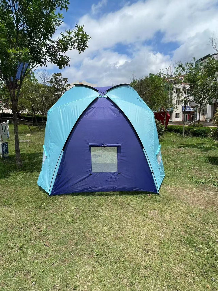 Strandpaviljong med integrerte vinduer Skanto