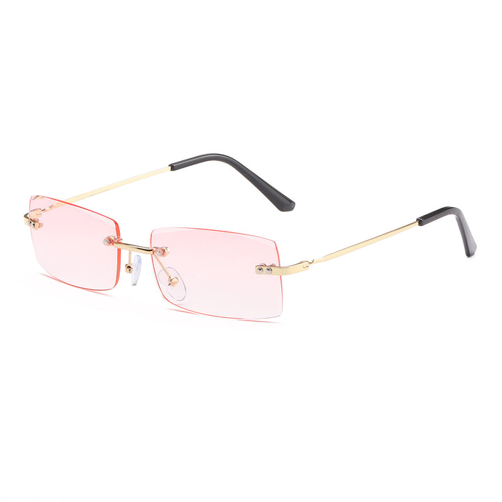 Dame moteriktig solbrille med elegant, filigranramme Skanto