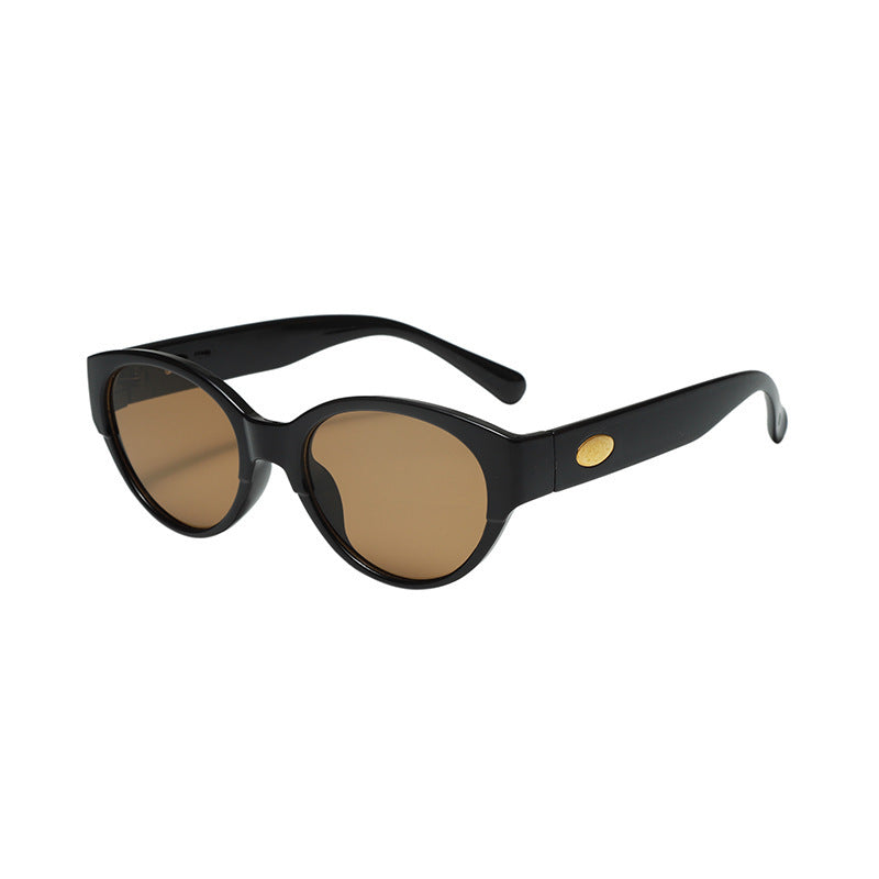Dame moteriktig retro solbrille i moderne stil Skanto