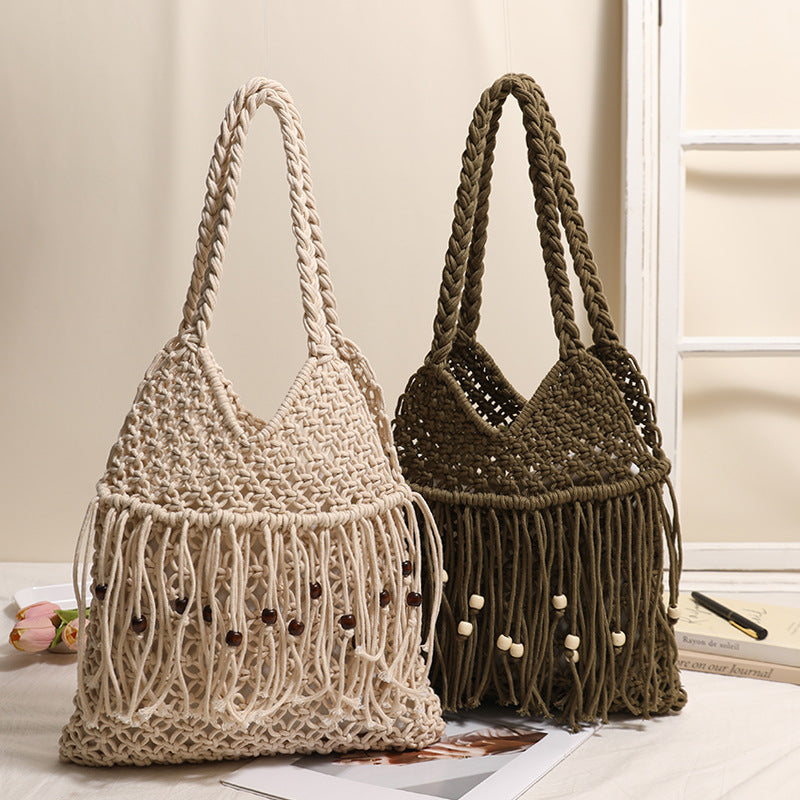 Crocheted beach bag with fringe details Skanto