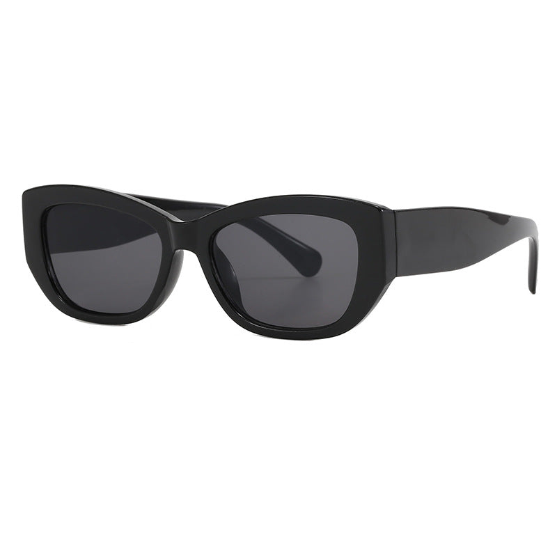 Dame moderne Cat-Eye solbriller laget av robust plast Skanto