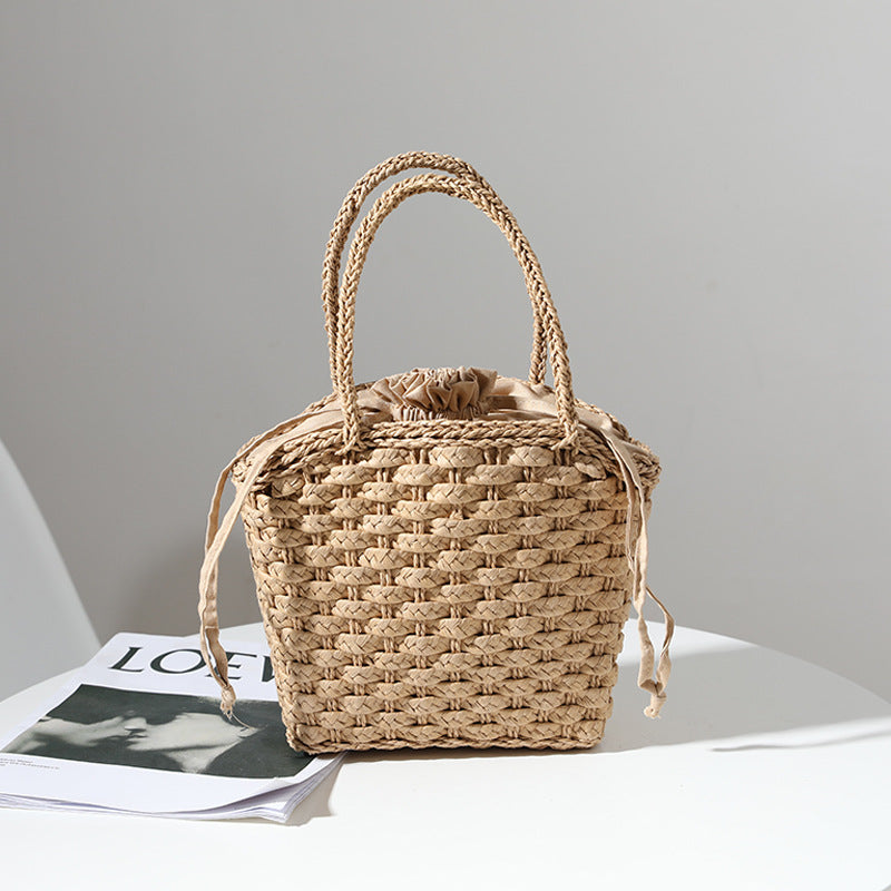 Handmade straw bag with adjustable lining Skanto