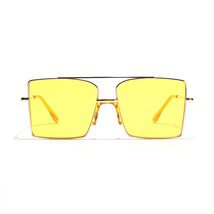 Dame elegant kvadratisk solbrille med moteriktige aksenter Skanto