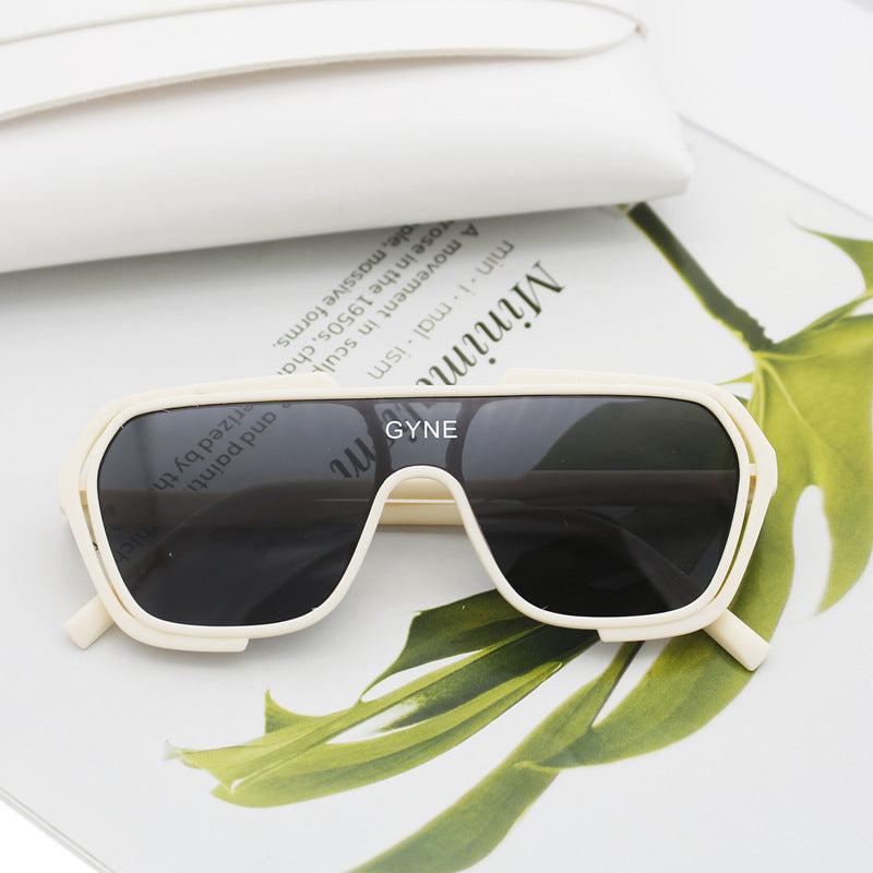 Dame Sporty solbrille med moderne design Skanto