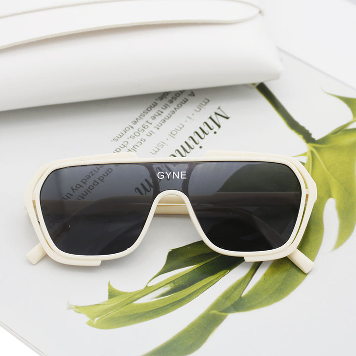 Dame Sporty solbrille med moderne design Skanto