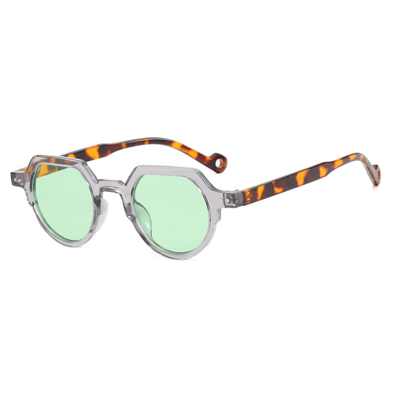 Women's geometric sunglasses with protective UV filter and robust frame Skanto