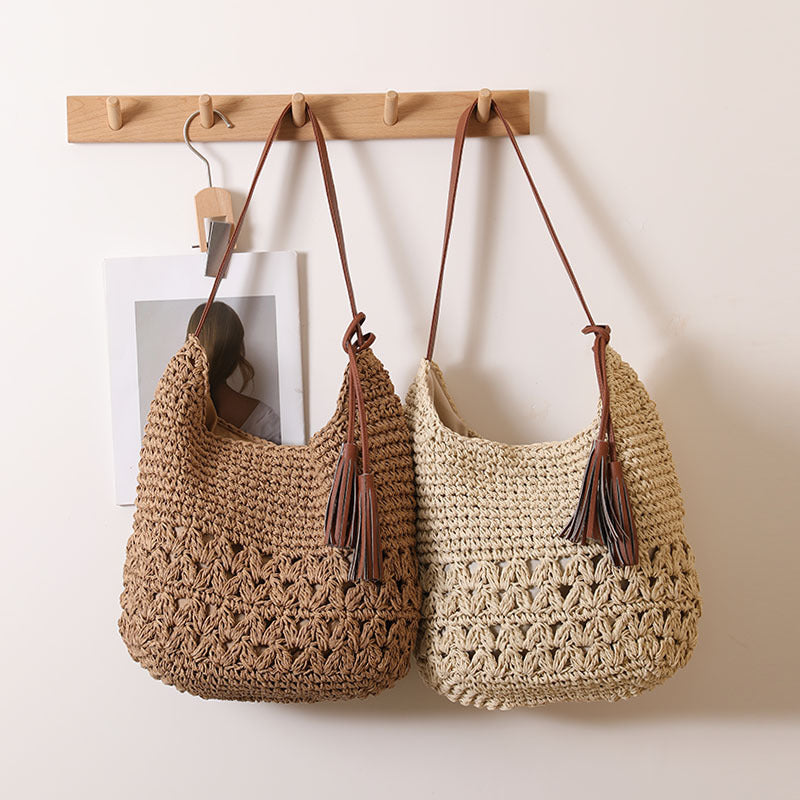 Handmade shoulder bag made of braided natural material Skanto