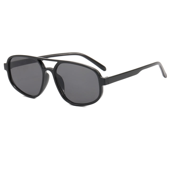 Dame moteriktig oversized solbrille med trendy ramme Skanto