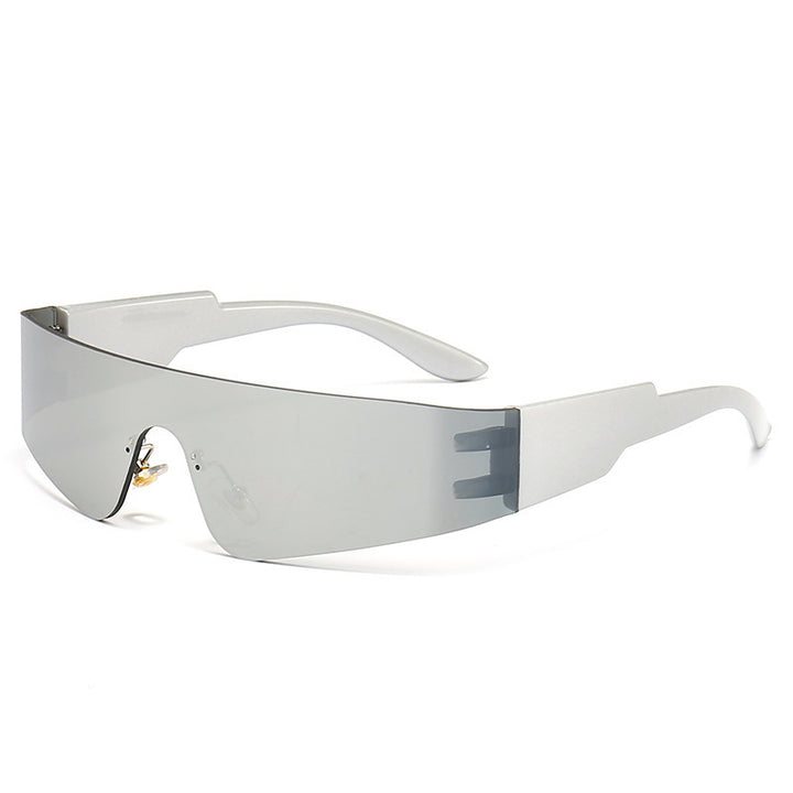 Dame Sporty solbriller med futuristisk design Skanto