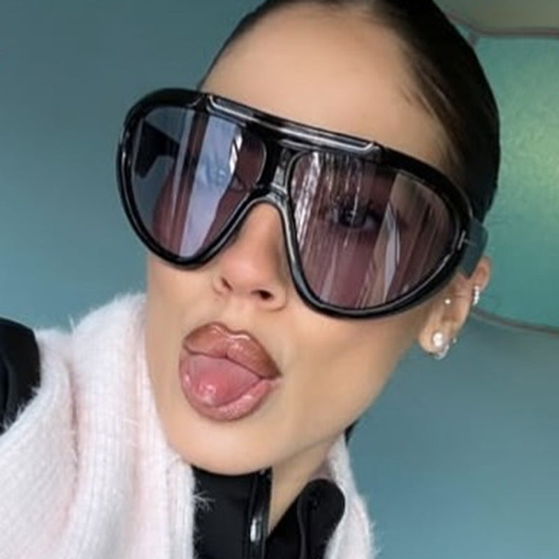Women's Oversized Sunglasses in Modern Transparent Design Skanto