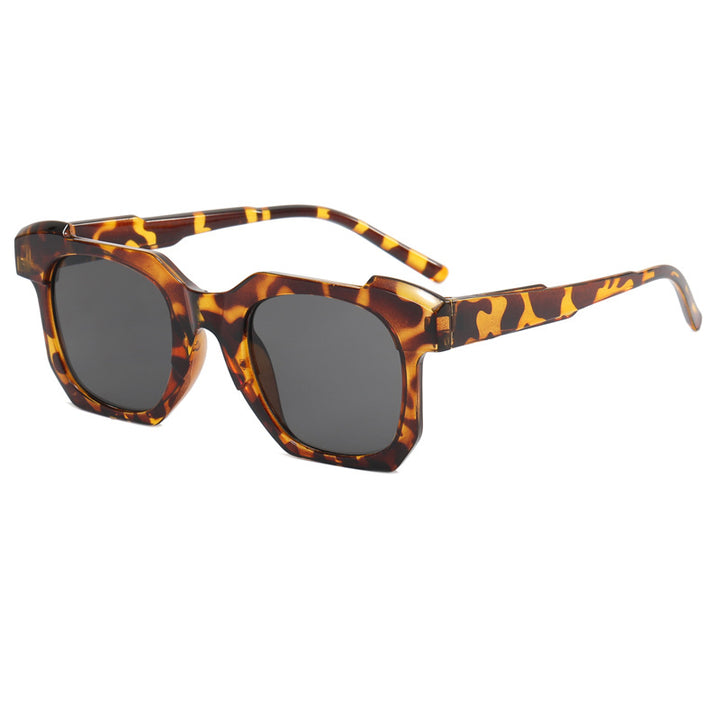 Dame moteriktig solbrille i innovativt heksagon-design Skanto