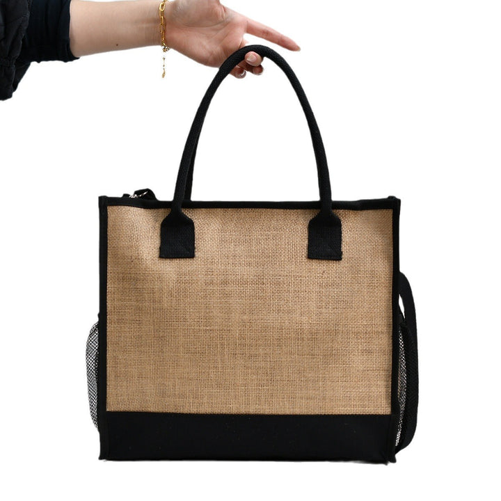 Romslig handleveske i robust jute med nett-side lommer Skanto