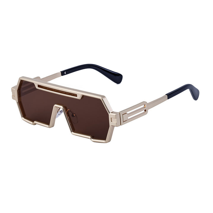 Dame motorisert solbrille i futuristisk design med bred ramme Skanto