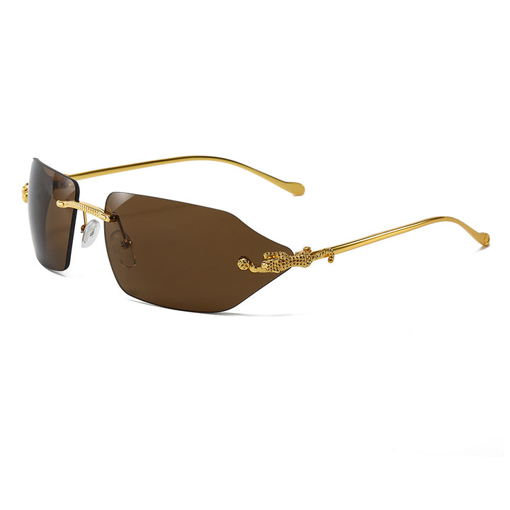 Dame Motefull solbrille med elegant ramme og eksklusive detaljer Skanto