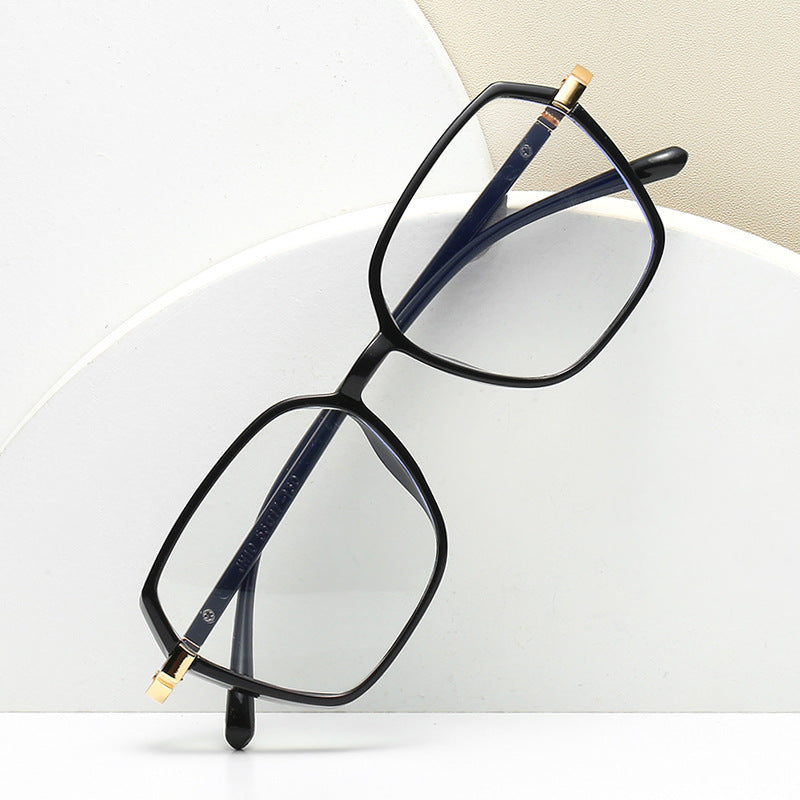 Dame moteriktig kvadratisk lesebrille med gullaccent Skanto