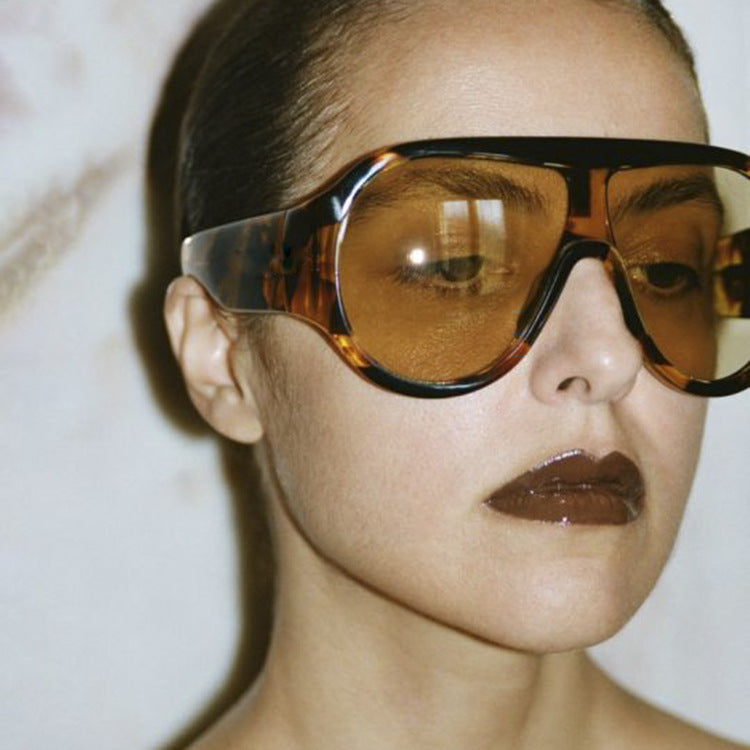 Women's oversized retro-inspired sports sunglasses Skanto