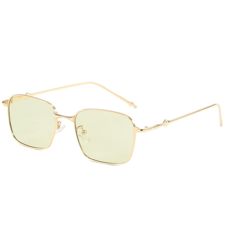 Dame elegant firkantet solbrille med høykvalitets metallramme Skanto
