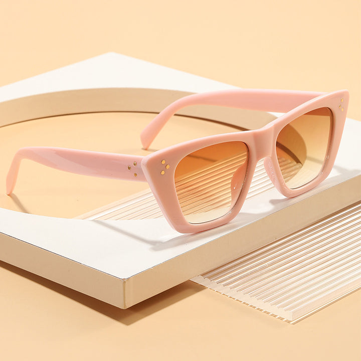 Dame motetrend Cat-Eye solbriller med UV-beskyttelse og stilfullt design Skanto