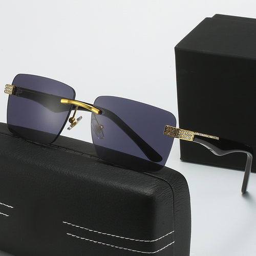 Dame fashion solbriller i elegant kvadratisk design Skanto