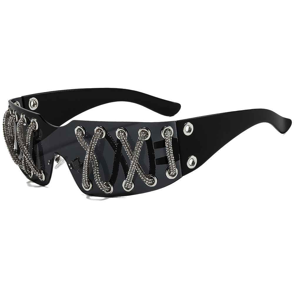 Dame futuristisk design solbrille med unik dekor Skanto