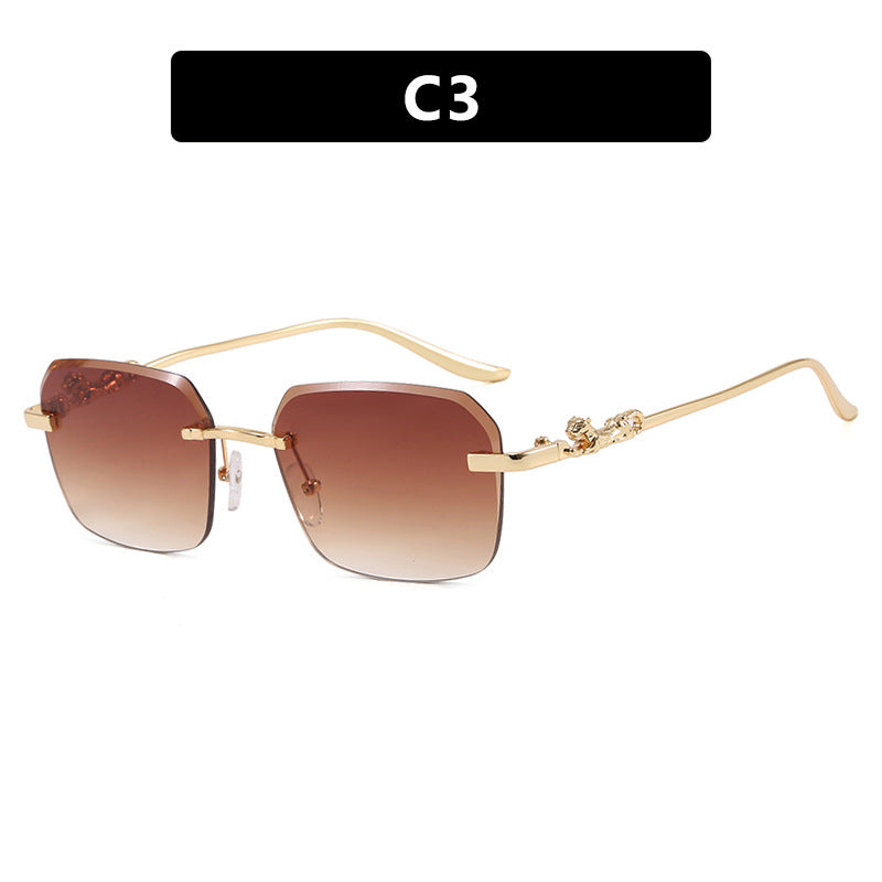 Women's Fashionable Square Sunglasses with Elegant Gold Frame and Protective UV Filter Skanto