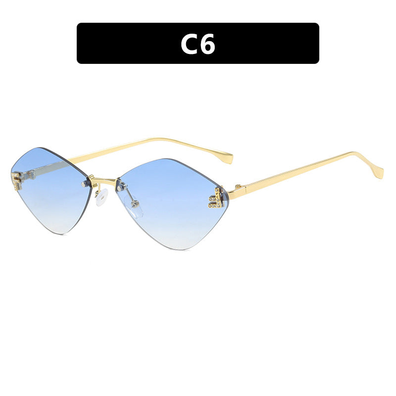Women's geometric sunglasses in extravagant design with gradient lenses Skanto