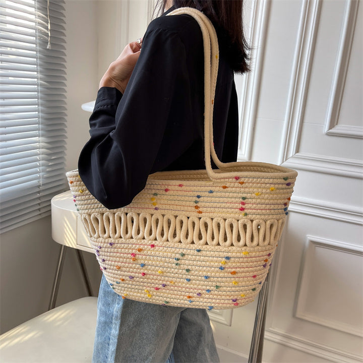 Elegant Handmade Beach Bag with Fine Weave Pattern Skanto