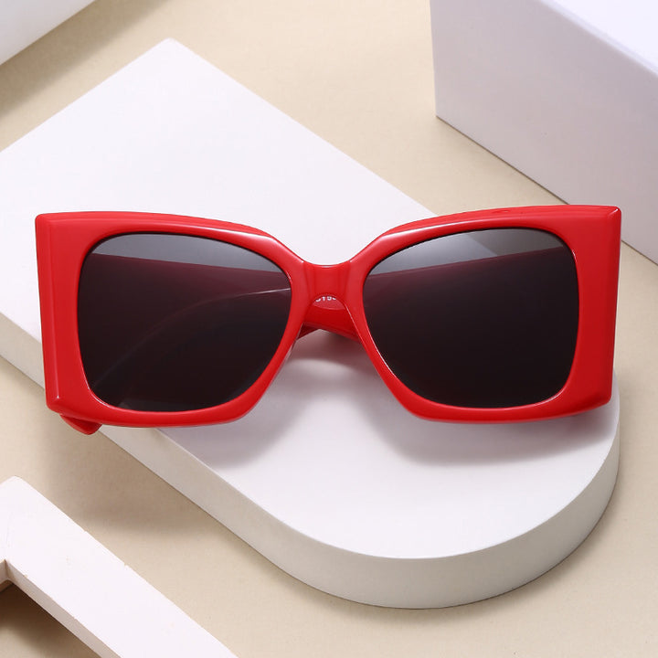 Damer moteriktig oversized solbrille med geometrisk ramme Skanto