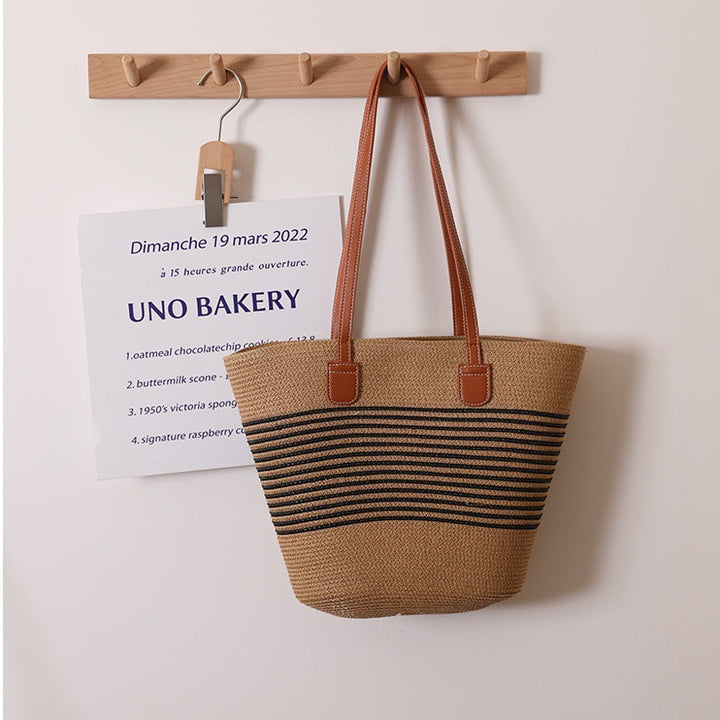 Elegant Braided Shoulder Bag with Striped Design Skanto