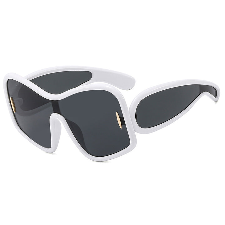 Women's futuristic sunglasses with extra-wide design and protective UV filter Skanto