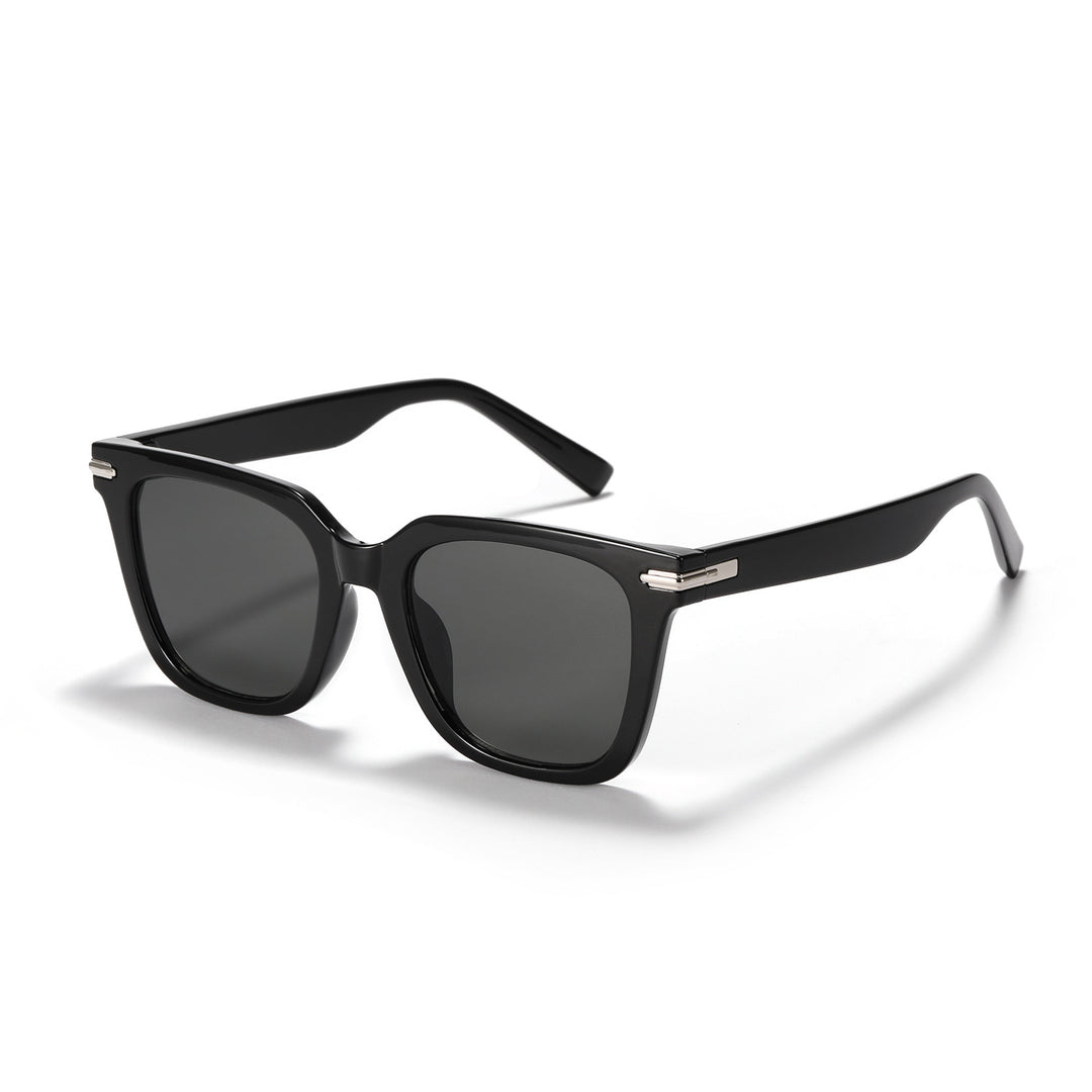 Dame moteriktig quadratisk solbrille med høykvalitets glass Skanto