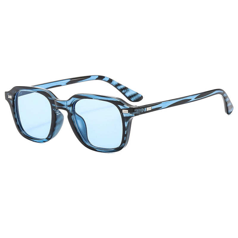 Women's trendy square sunglasses with robust design Skanto