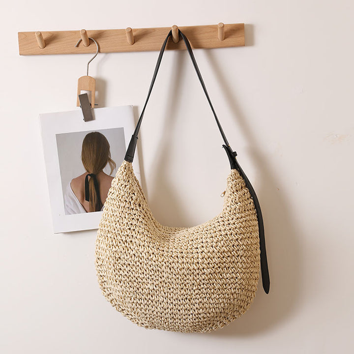 Handmade Hobo Bag in Natural Raffia Skanto