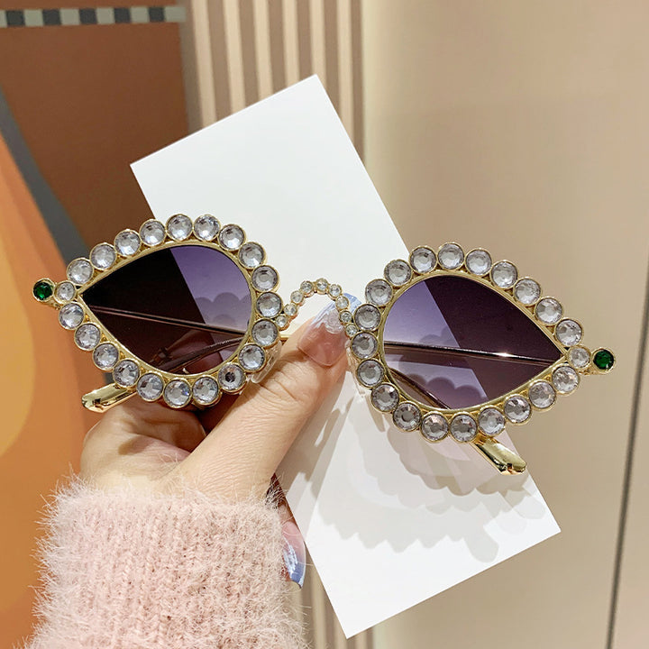 Dame Glamourøse solbriller med glitrende strass-detaljer Skanto