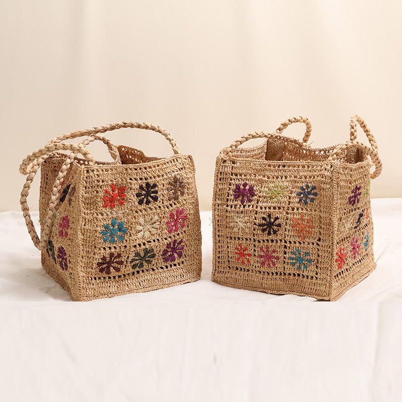 Handmade straw bag with colorful embroidery design Skanto